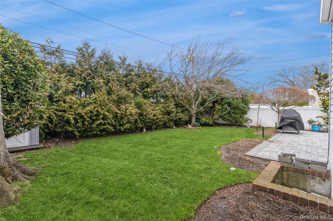 Photo of 35 Roydon Drive N