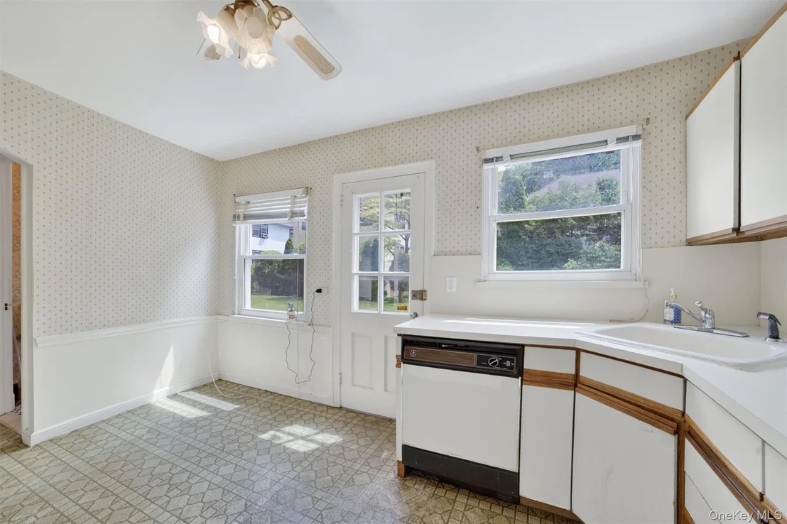 Photo of 395 Packman Avenue