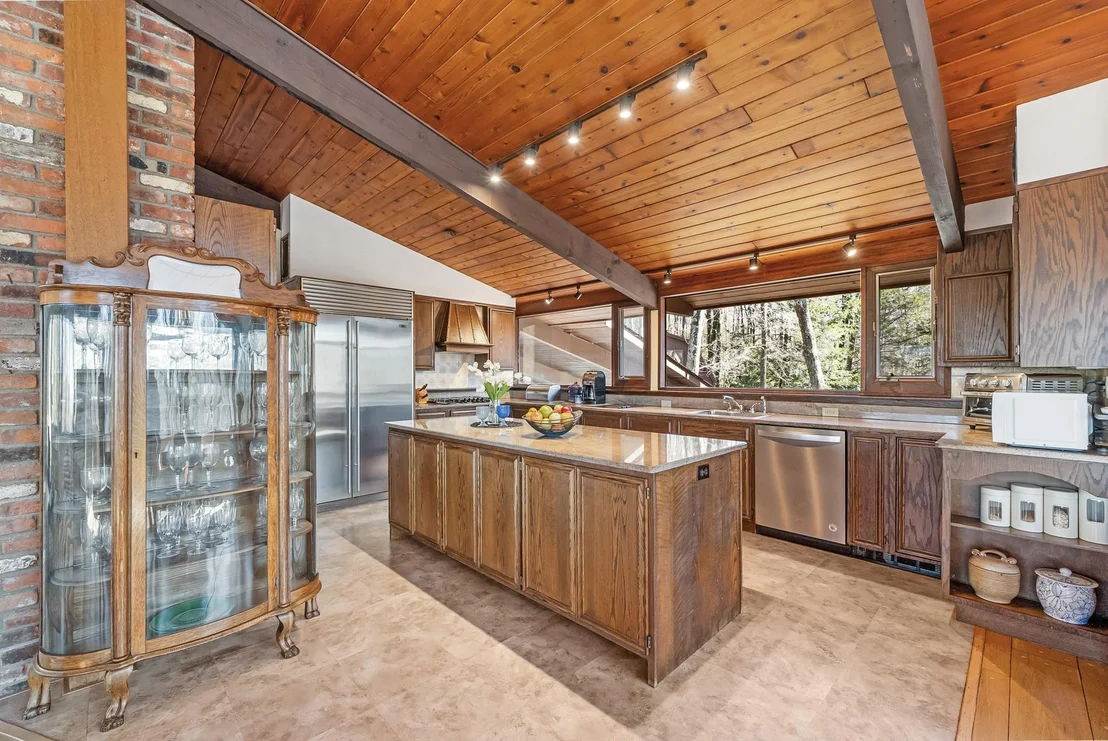 Photo of 43 Snake Hill Road