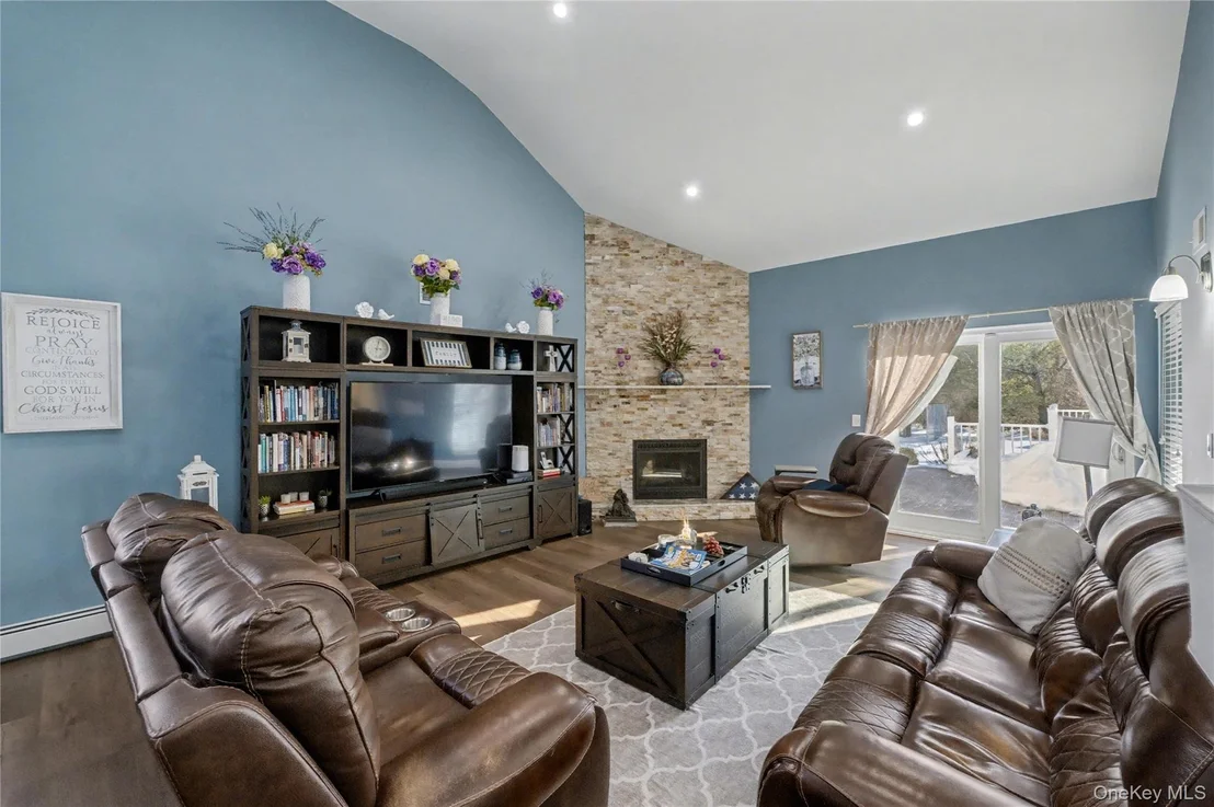 Photo of 8 Paddock Drive
