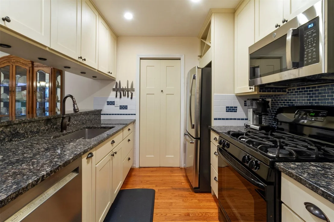Photo of 8 Knoll View