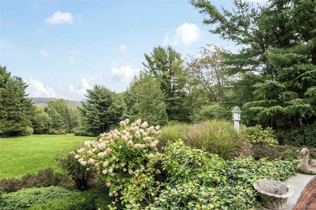 Photo of 1276 Ridge Road