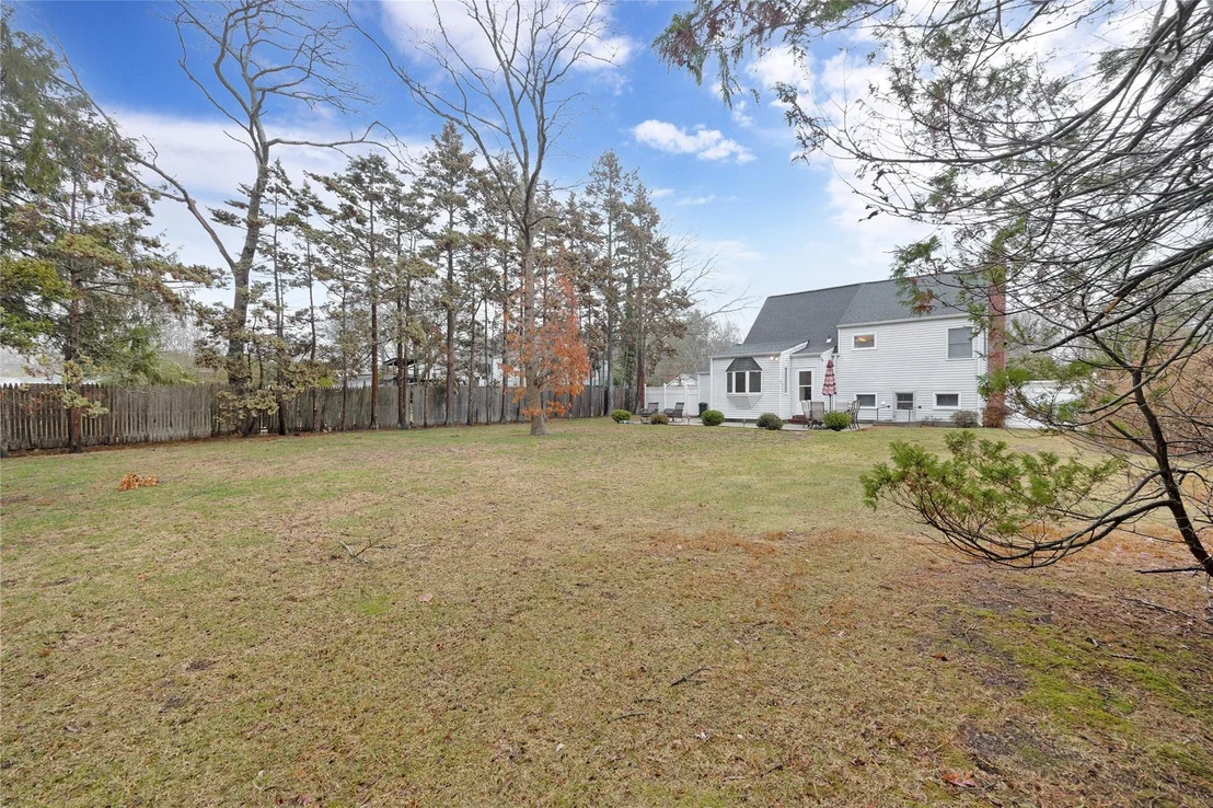 Photo of 40 Maple Avenue