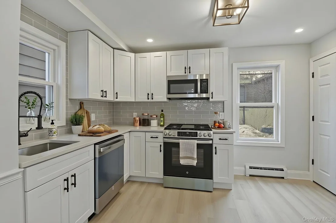 Photo of 424 Thieriot Avenue