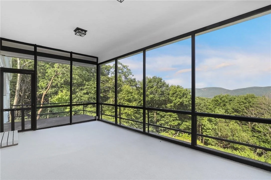 Photo of 104 Crest Road