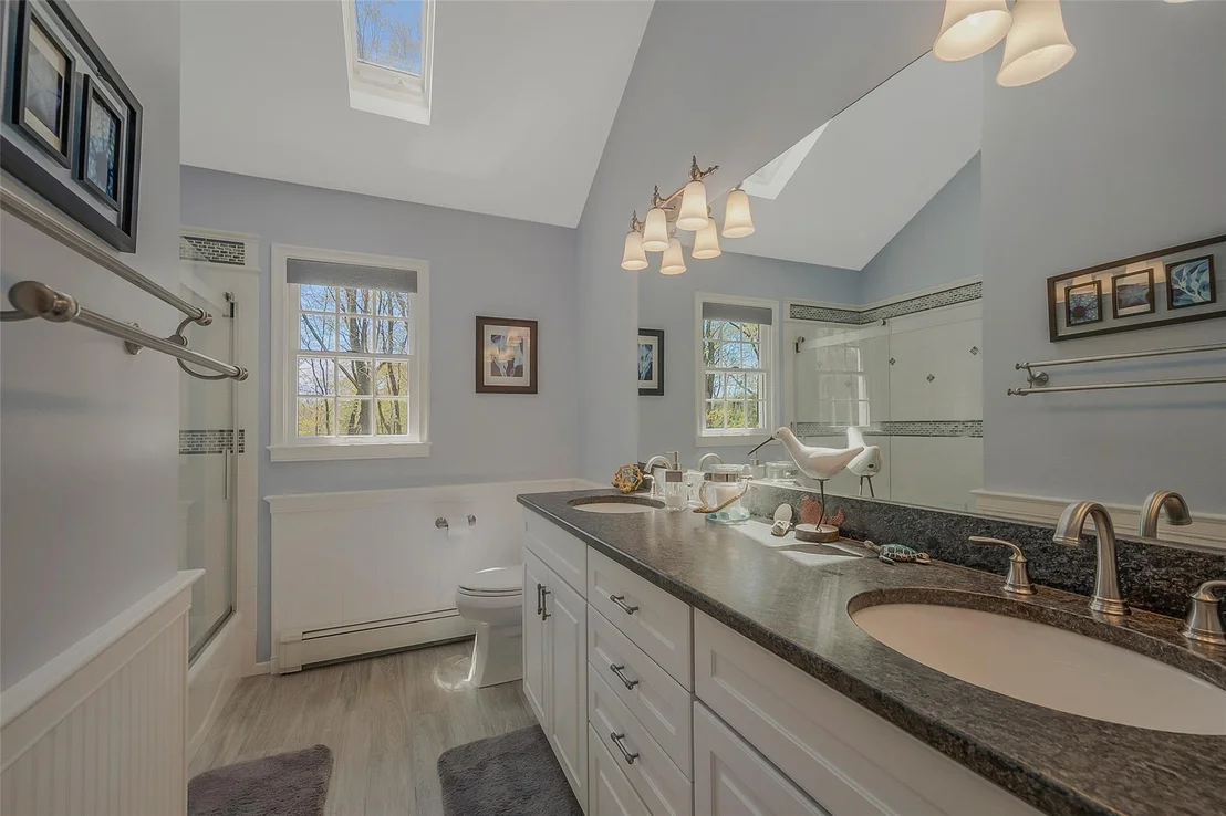 Photo of 19 Emerald Lane