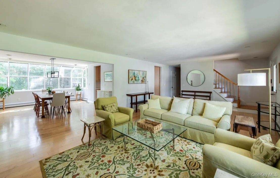 Photo of 44 Pleasant Ridge Drive