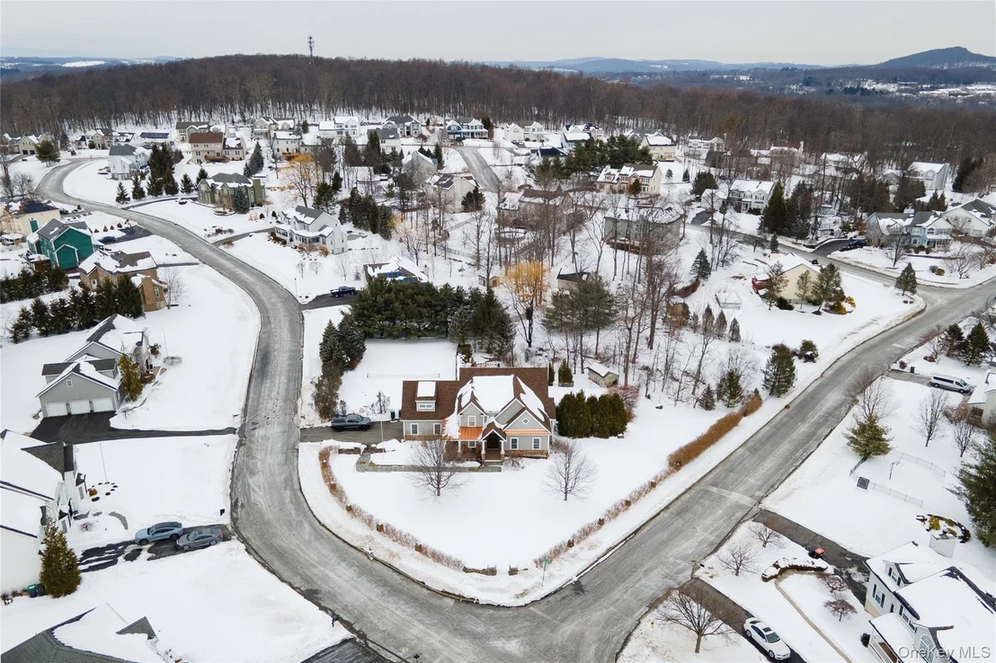 Photo of 1016 Forest Glen