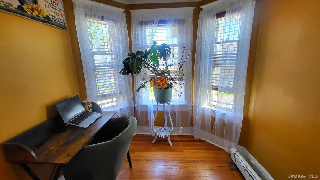 Photo of 10 Corlies Avenue