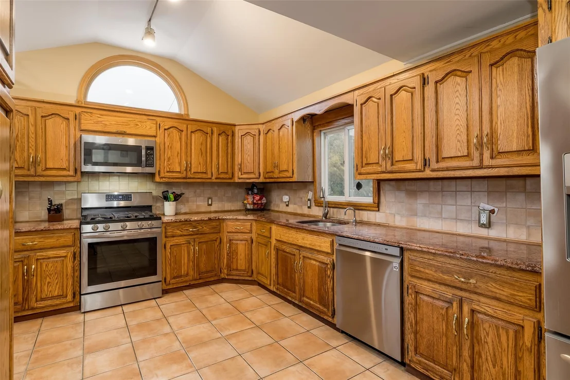 Photo of 196 Daniel Road N