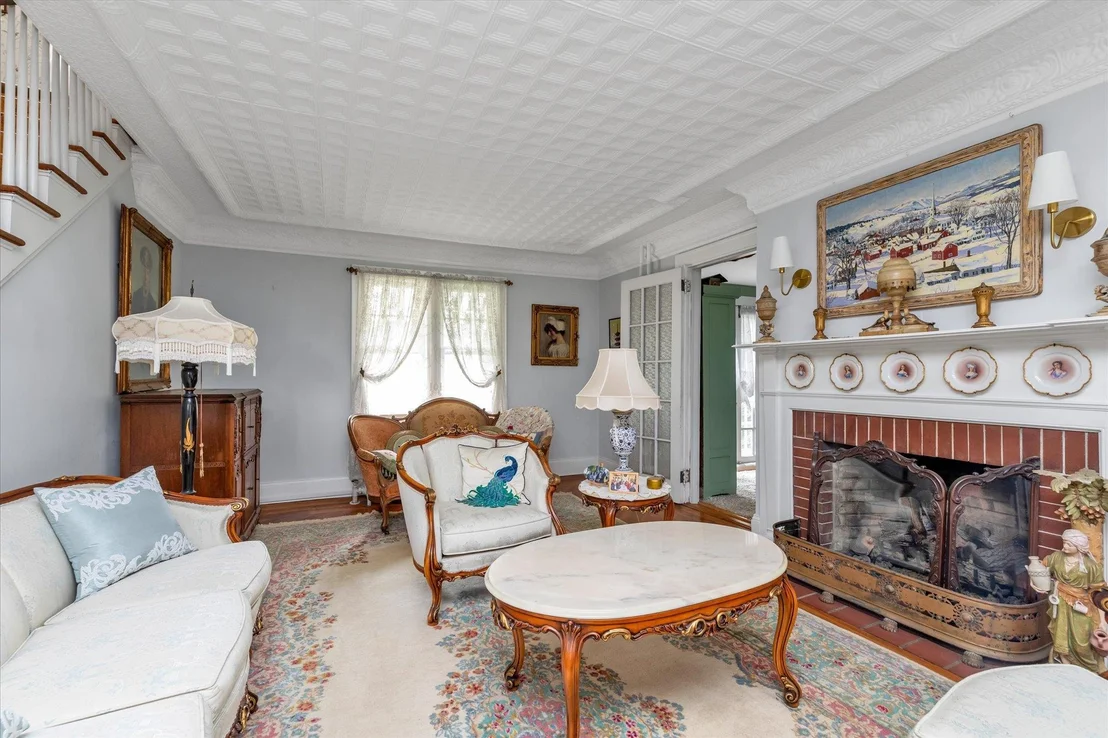 Photo of 2485 Park Avenue