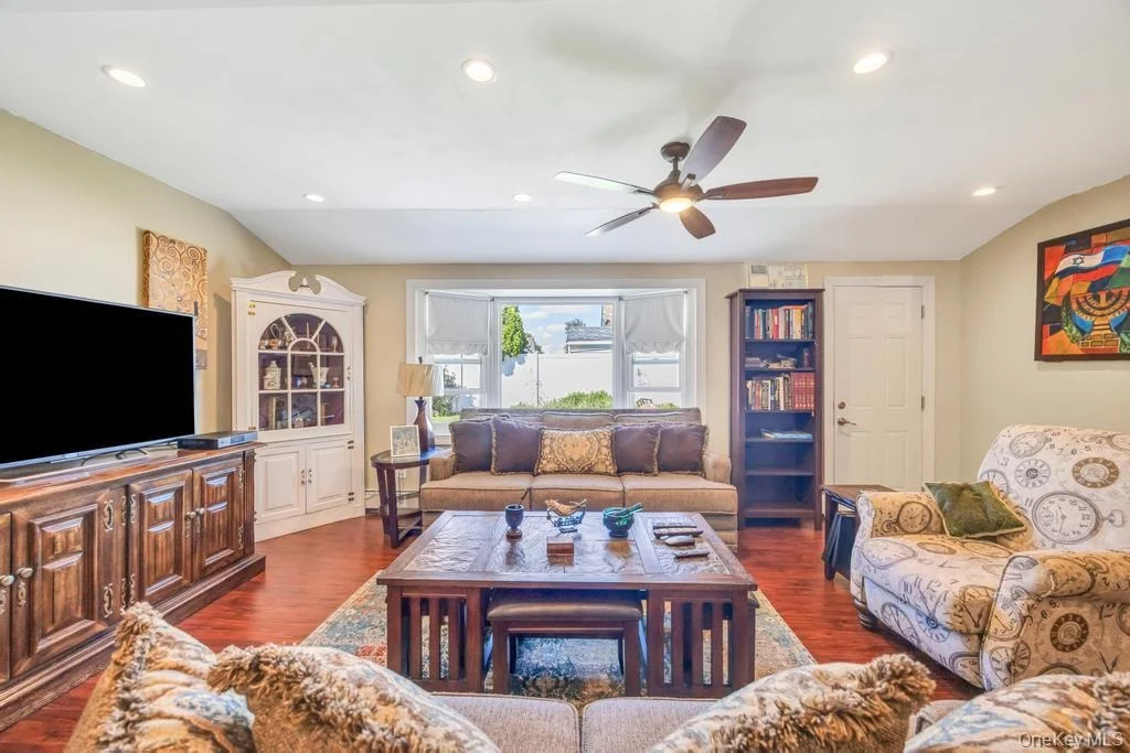 Photo of 142 Blacksmith Road E
