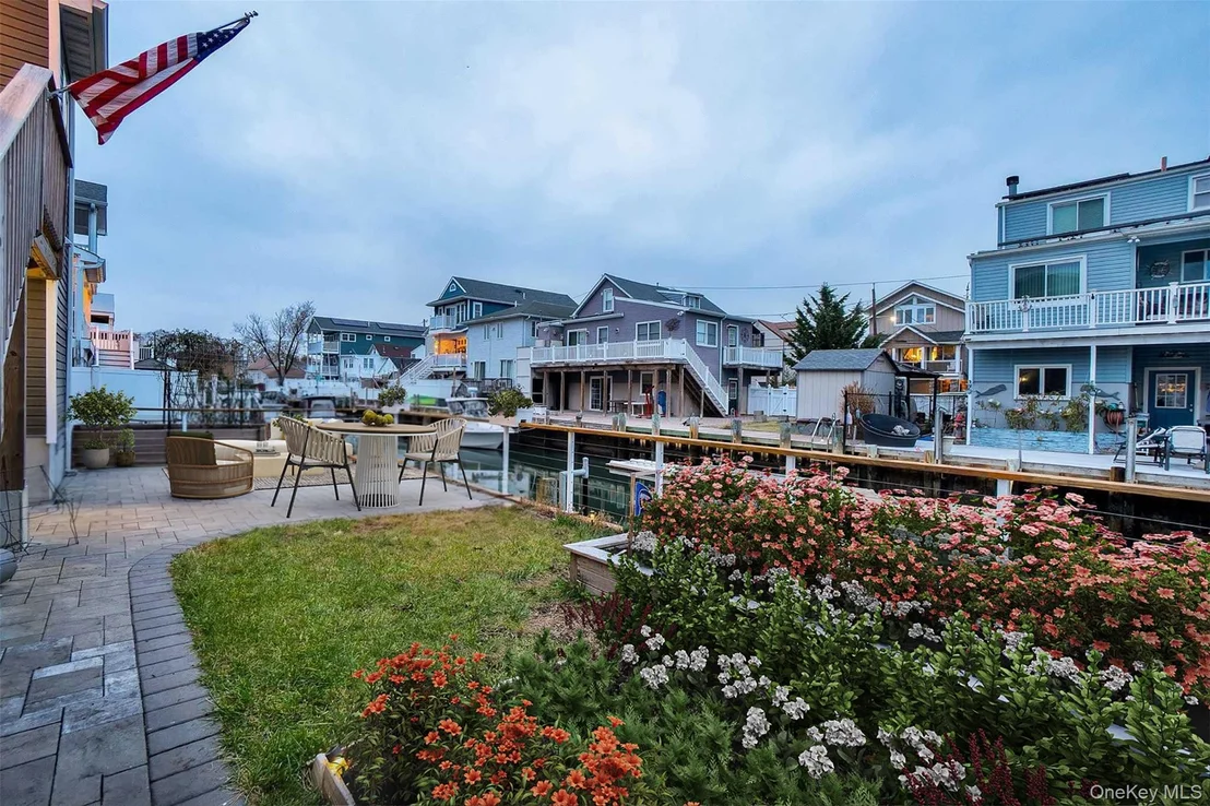 Photo of 124 Beach Avenue