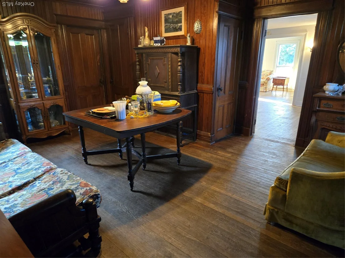 Photo of 3953 Sound Avenue