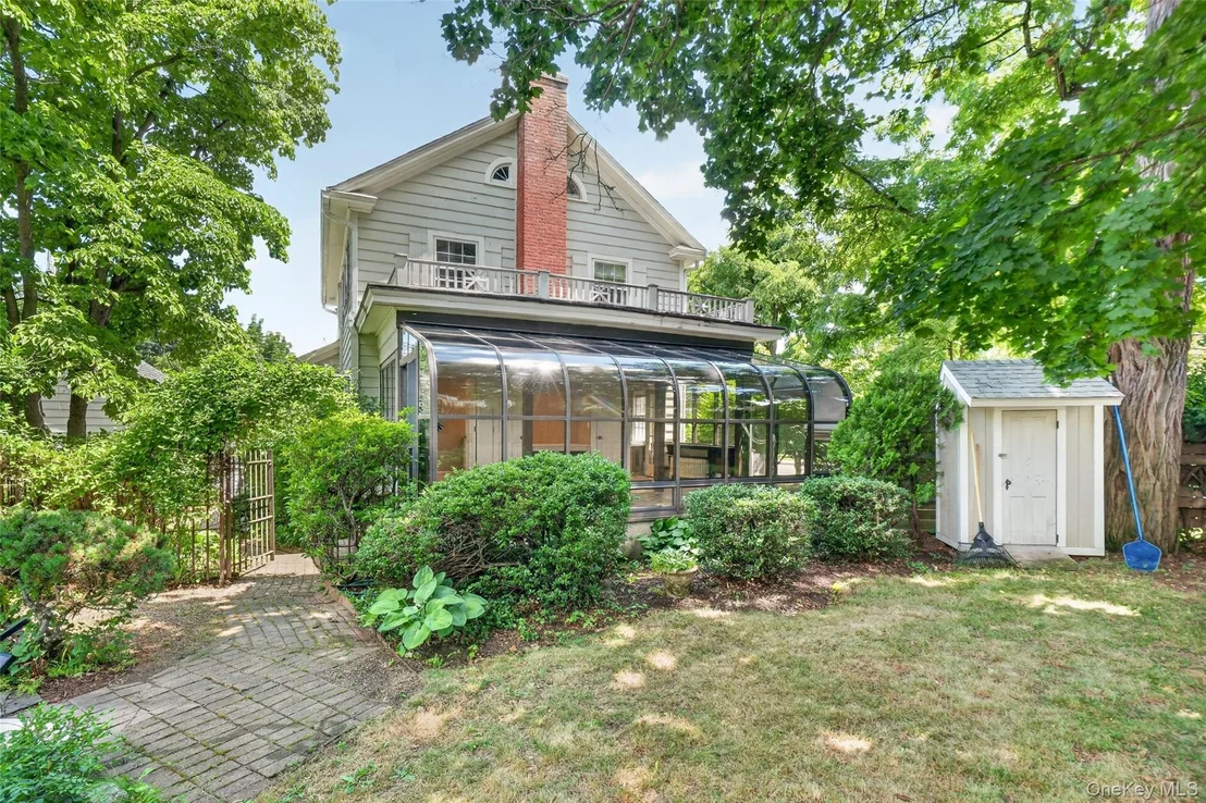 Photo of 9 Teller Avenue