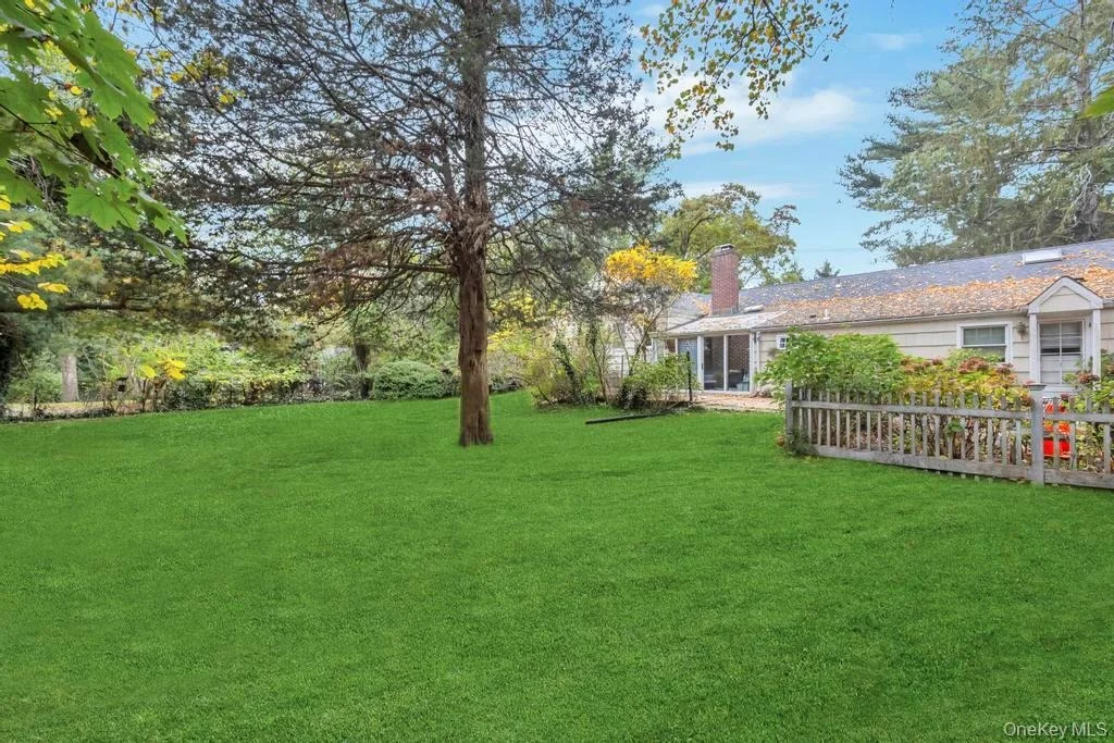 Photo of 89 Van Brunt Manor Road