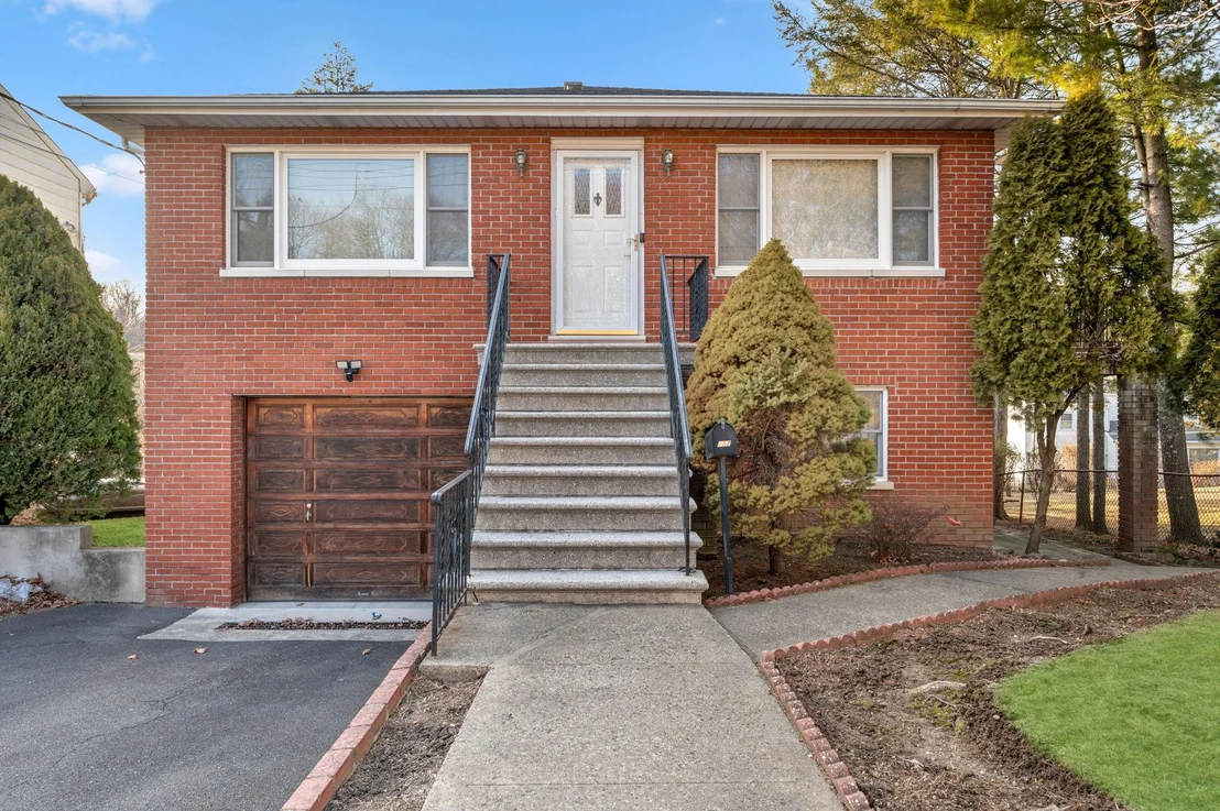 Photo of 187 Minerva Drive