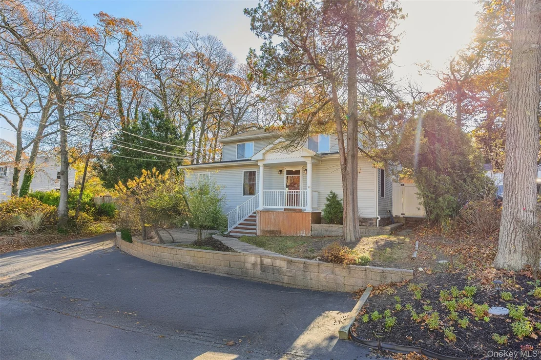 Photo of 10 Queen Drive