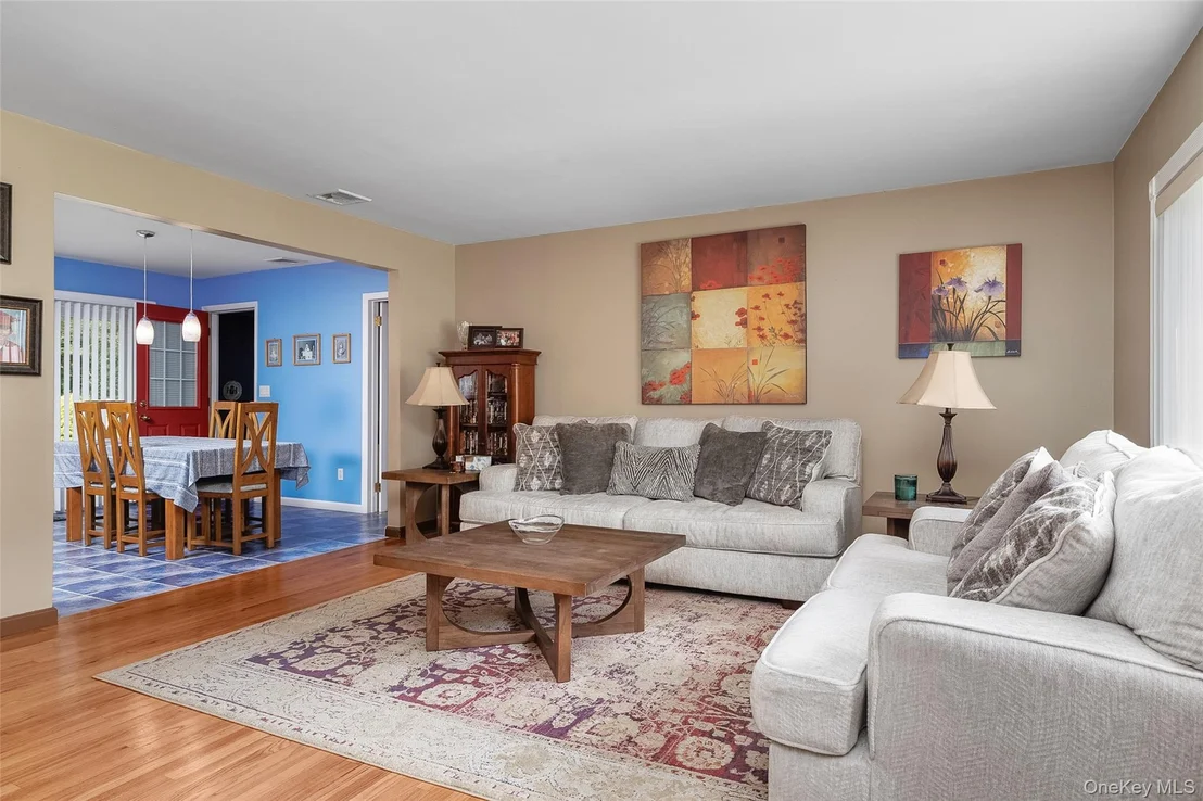 Photo of 44 Juniper Avenue