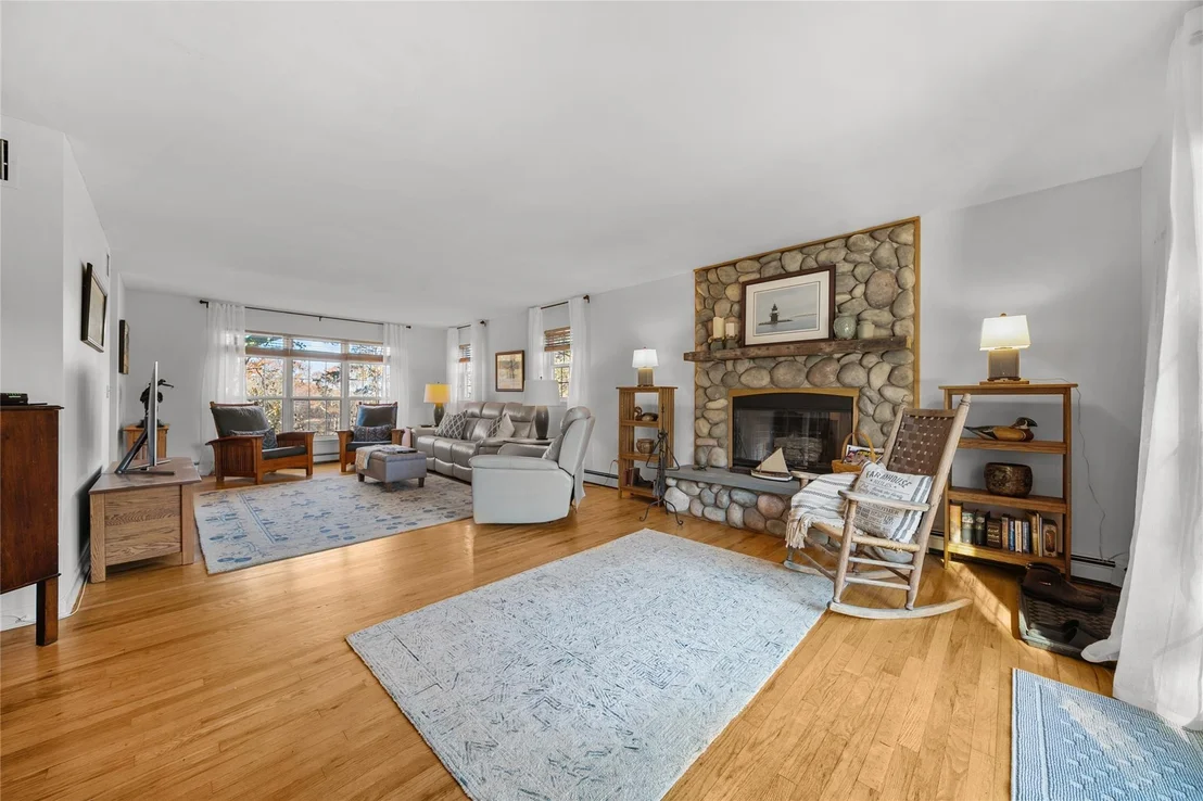 Photo of 730 Sebastians Cove