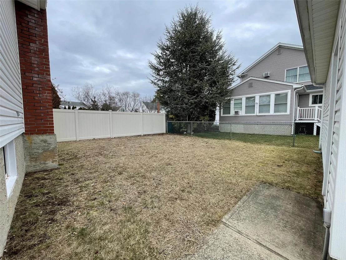 Photo of 1655 Lewis Road