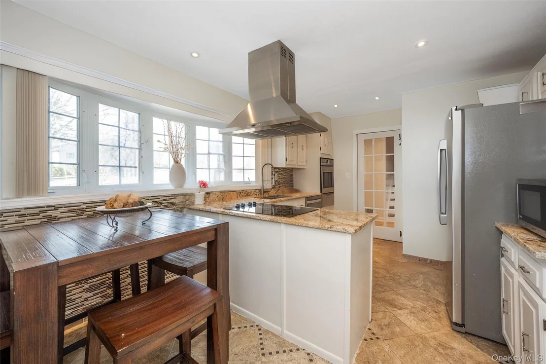 Photo of 11 Meadowlark Road