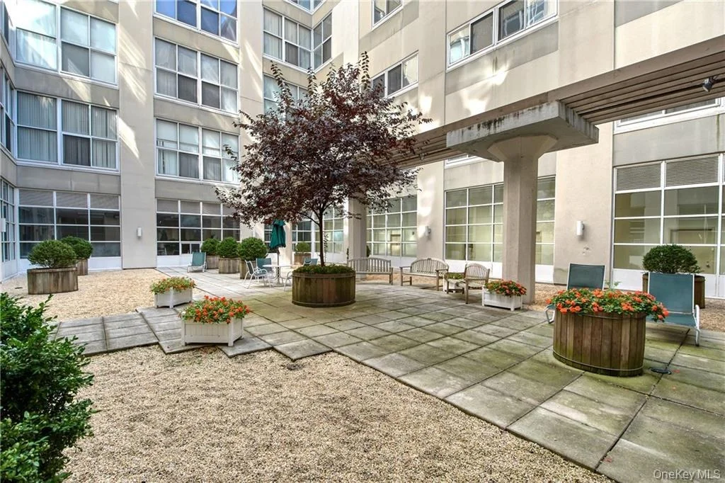 Photo of Unit 607 at 1 Landmark Square