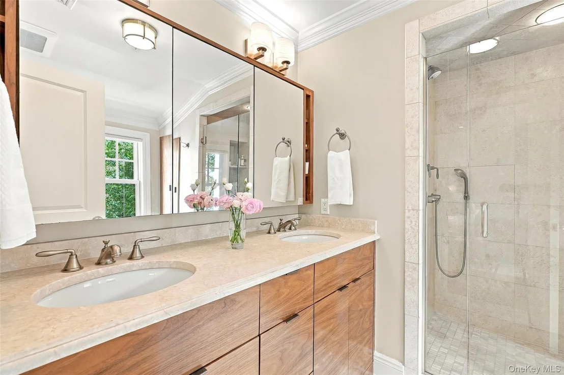 Photo of 102 Florence Avenue