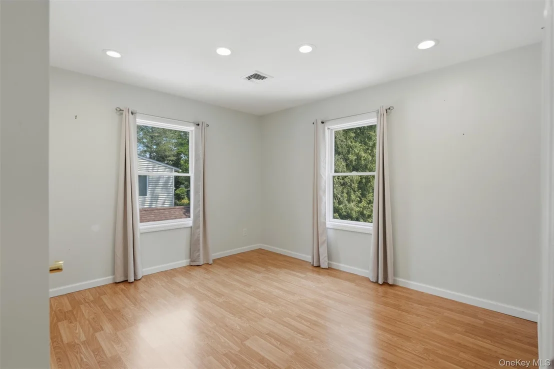 Photo of 10 Henmond Boulevard