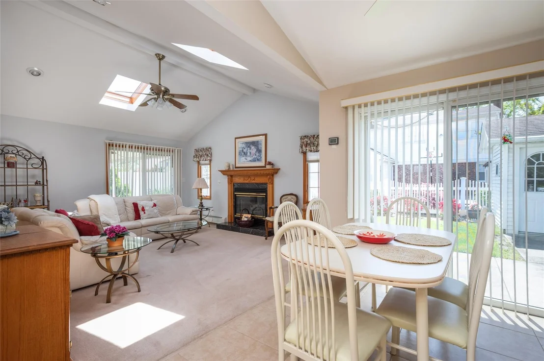 Photo of 745 Willow Road