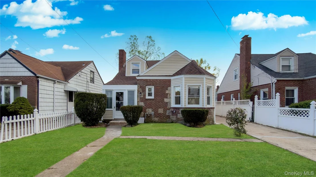 Photo of 138 Windsor Parkway