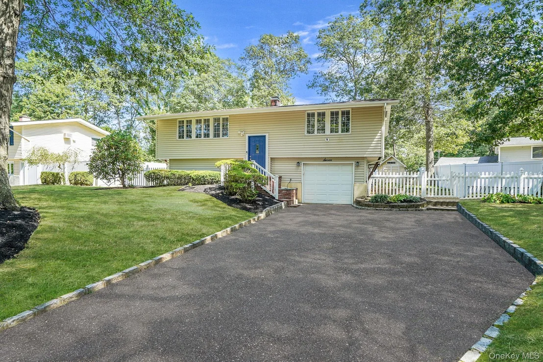 Photo of 7 Deepdale Drive