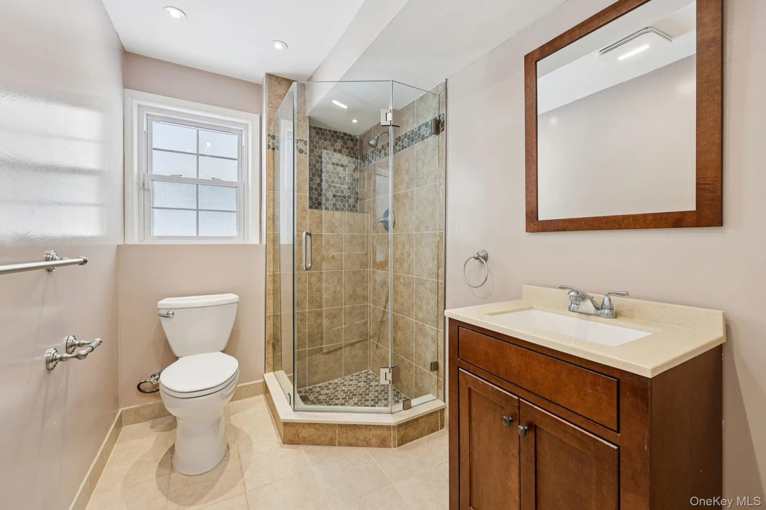 Photo of 11 Meadowlark Road