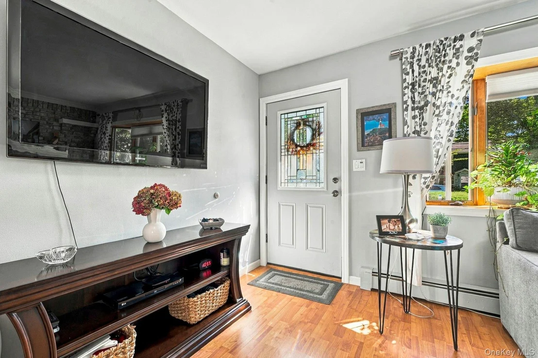 Photo of 724 Sandra Avenue