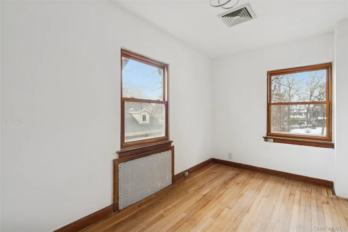 Photo of 6015 Independence Avenue