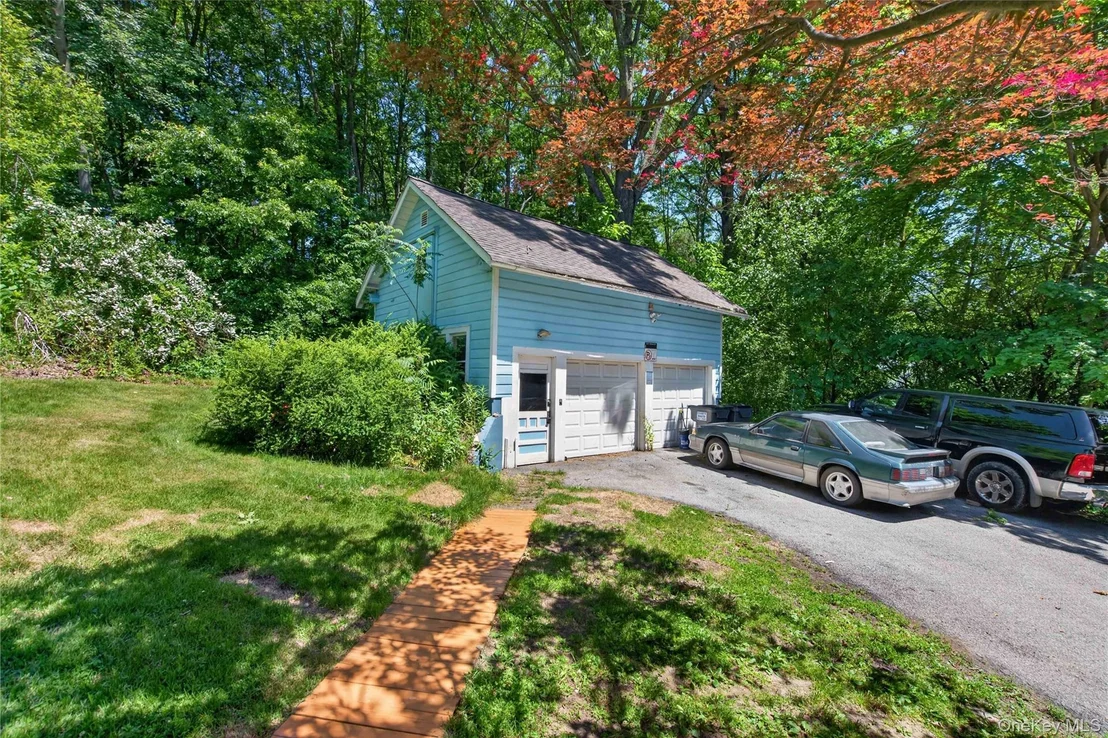 Photo of 5375 Route 9W