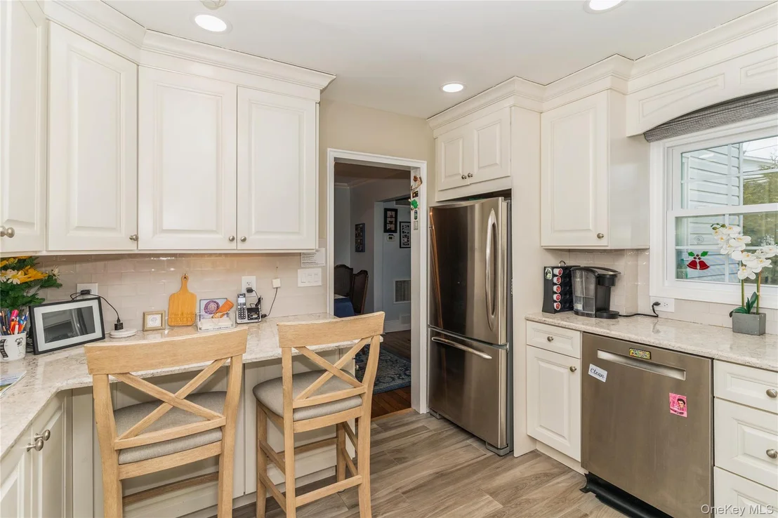 Photo of 35 Roydon Drive N