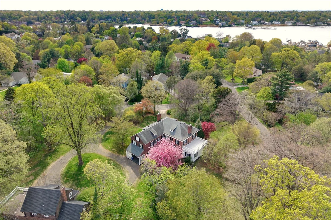 Photo of 44 North Drive