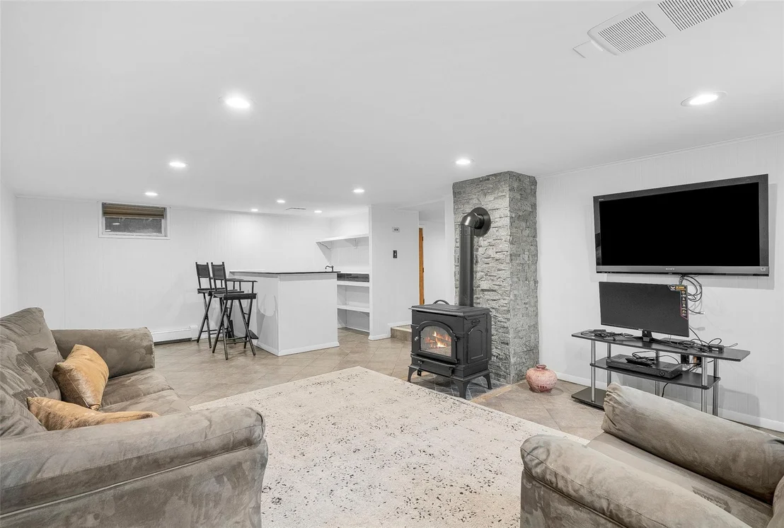 Photo of 548 Harrison Avenue