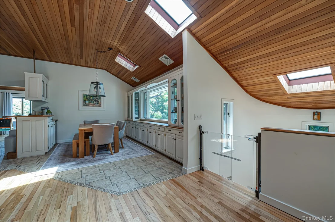 Photo of 81 Manor Lane