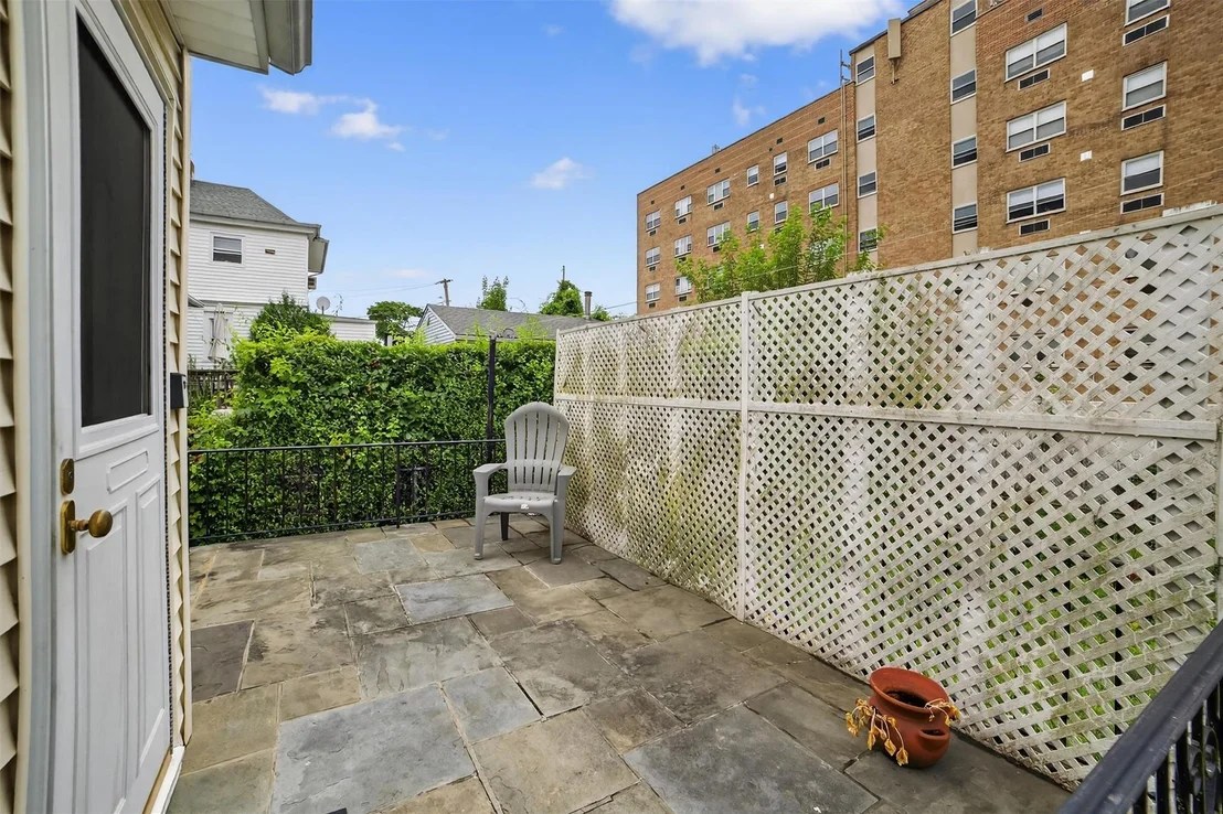 Photo of 31 Maple Avenue