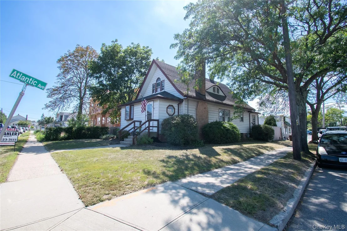 Photo of 2900 Yale Place