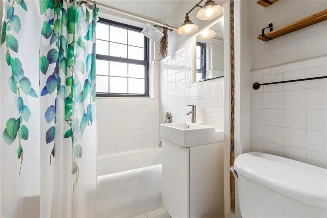 Photo of Unit 6A at 828 Bronx River Road