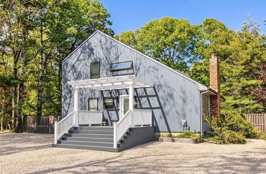 Photo of 37 Blue Jay Way