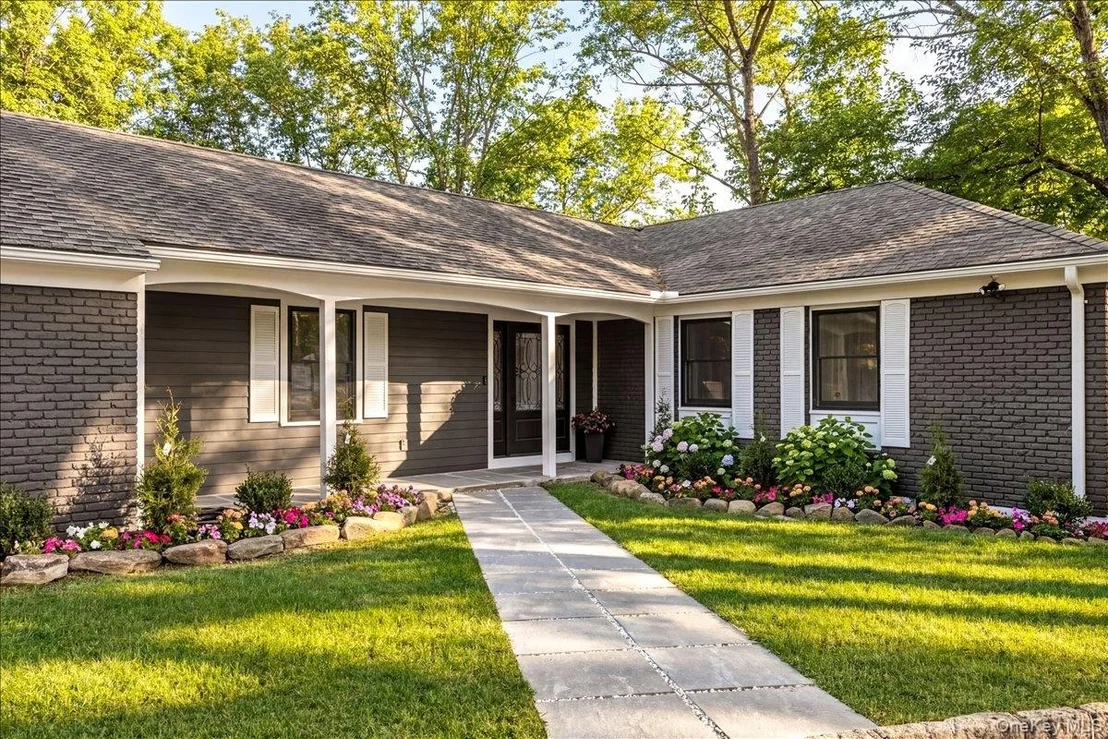Photo of 11 Skyview Drive