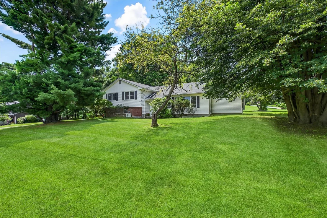 Photo of 21 Sunnycrest Road