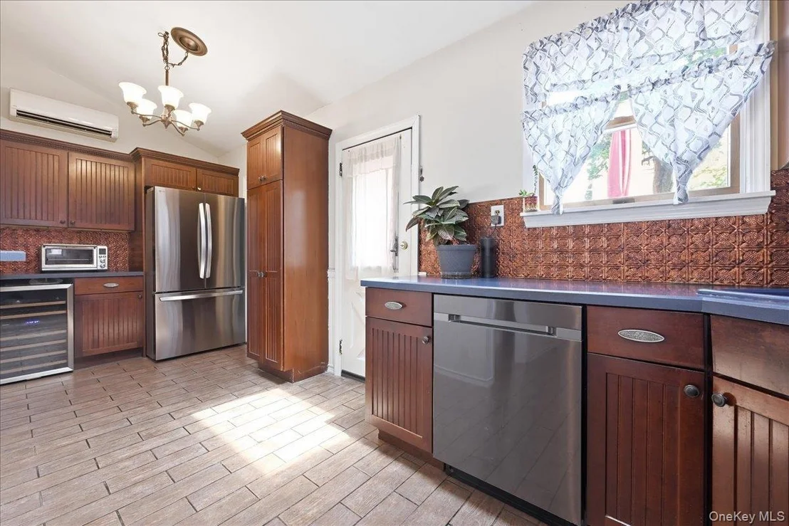 Photo of 79 Amherst Road