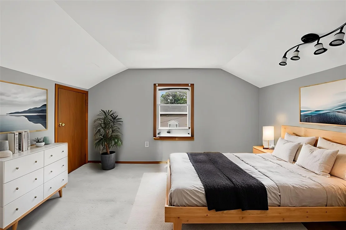 Photo of 31 Maple Avenue