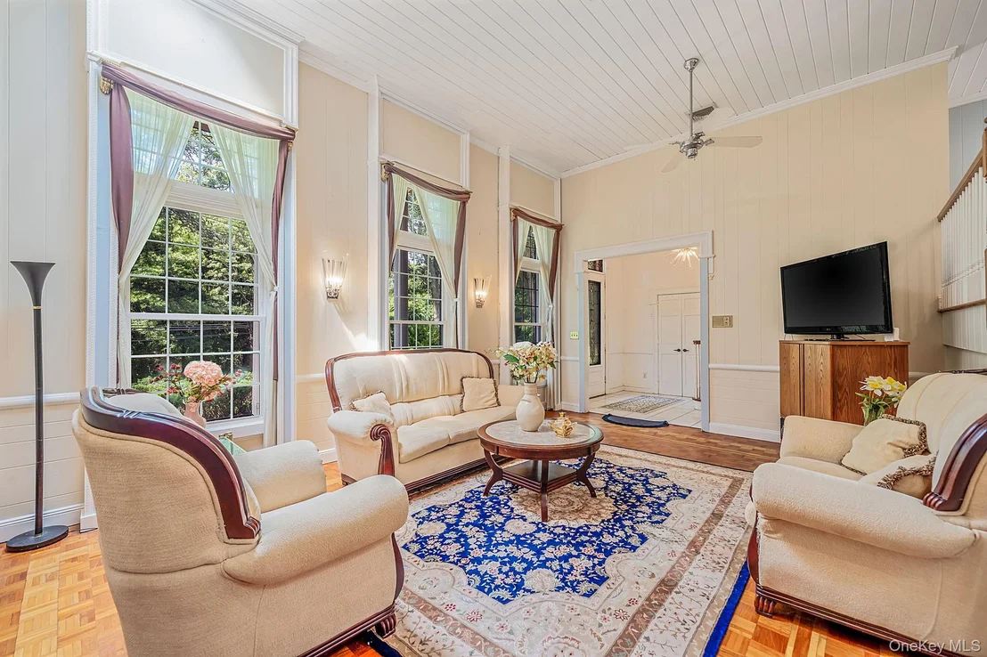 Photo of 23 Colonial Drive
