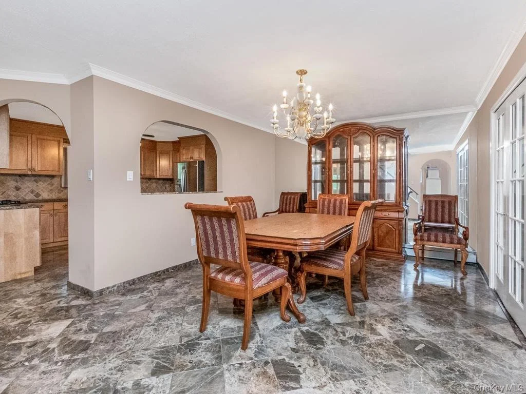 Photo of 90 Remsen Circle